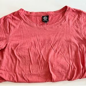 Salmon color Bobeau front knot t-shirt. Size Large Short Sleeve